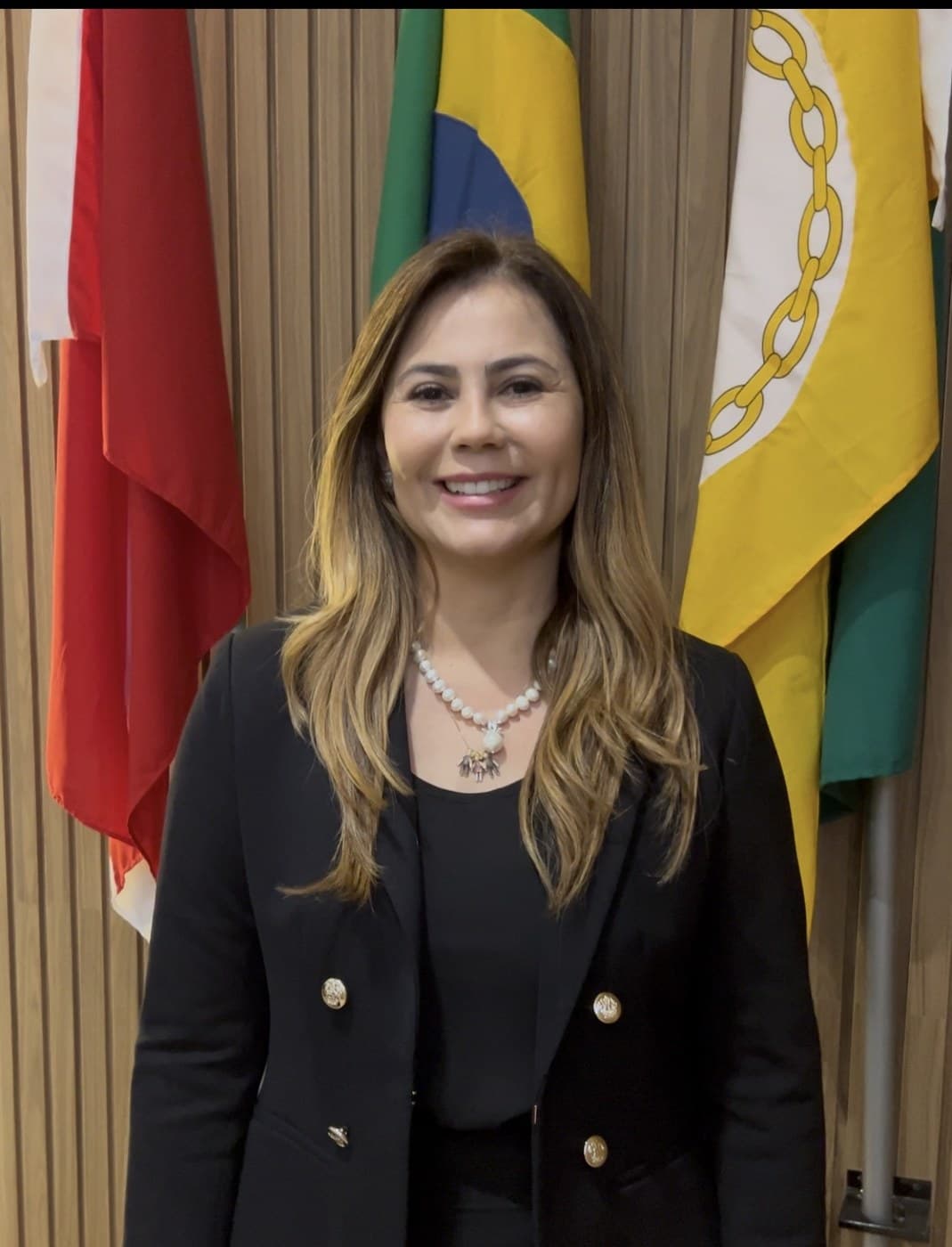 Dra. Fernanda Teodoro em ambiente institucional da advocacia pública