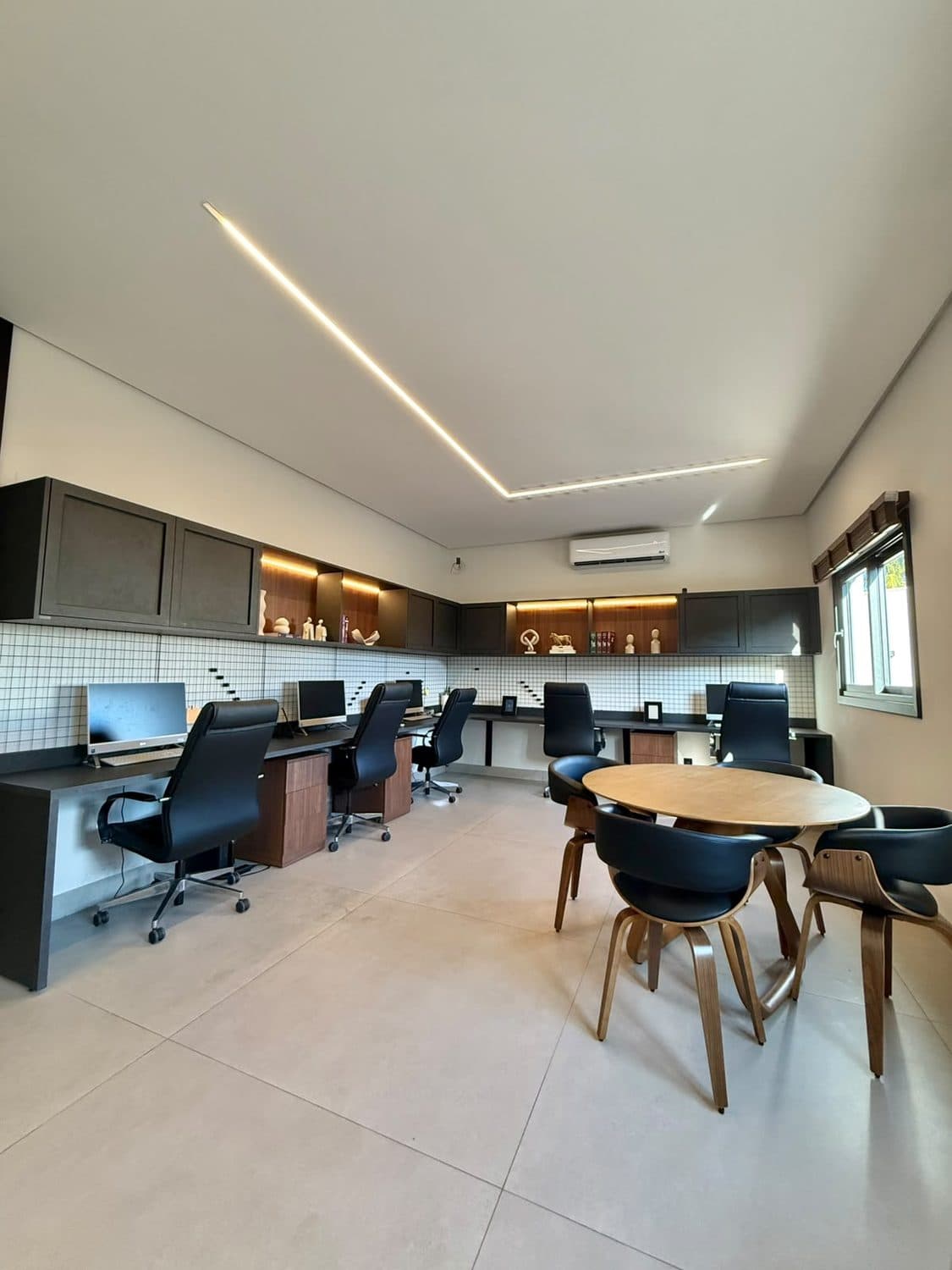 Sala de trabalho da sede da Teixeira & Teodoro, em Redenção/PA